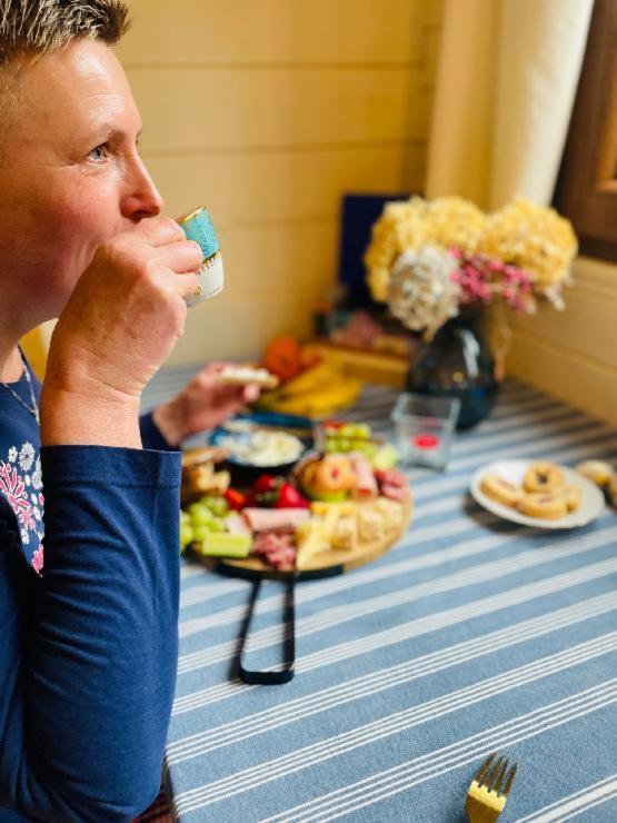 Glamour Maringotka V Np Ceske Svycarsko U Mluvicich Kamenu Stare Krecany Eksteriør billede